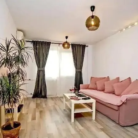 Luxury 2br Ultra-central & Spacious With Parking! Appartement Boekarest